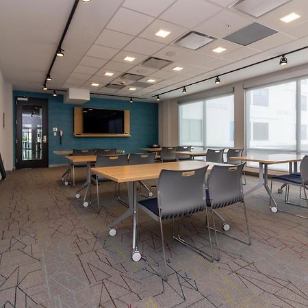 Aloft St. Louis Cortex Exterior photo