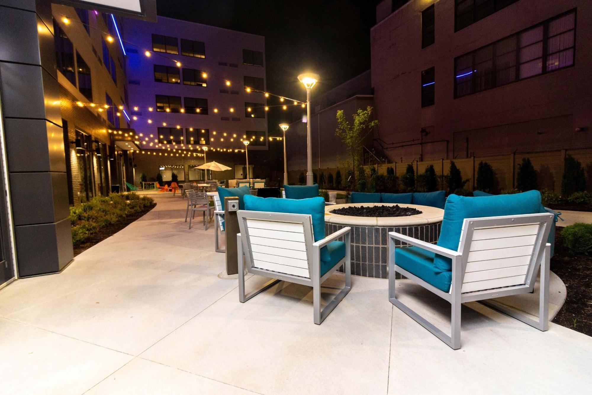 Aloft St. Louis Cortex Exterior photo
